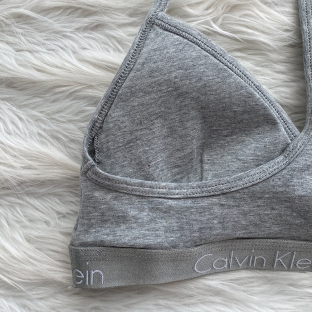 Calvin‎ Klein | V-neck Racerback Bralette - Picture 9 of 11